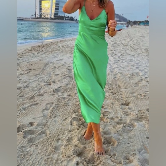 ZARA WOMAN NWT SS22 GREEN SATIN STYLE DRESS X-Small 3564/168 NEW with tags - Picture 2 of 6